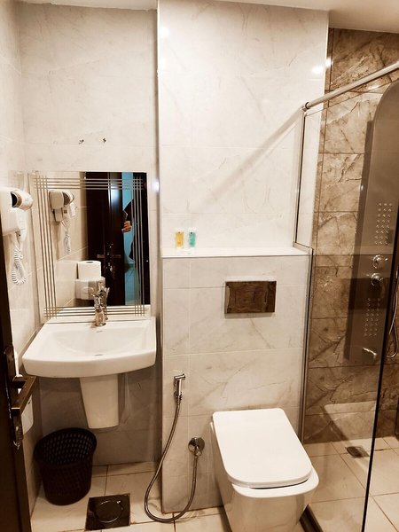 Golden Hotel 22