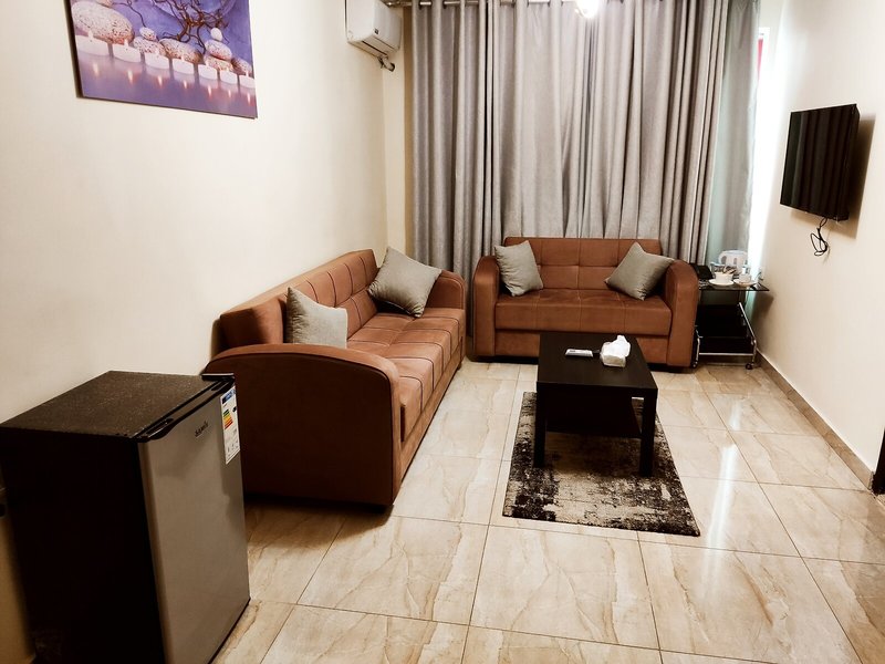 Golden Hotel 28