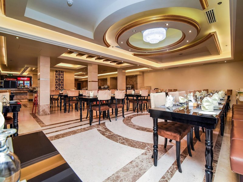 Ras Al Khaimah Hotel 8