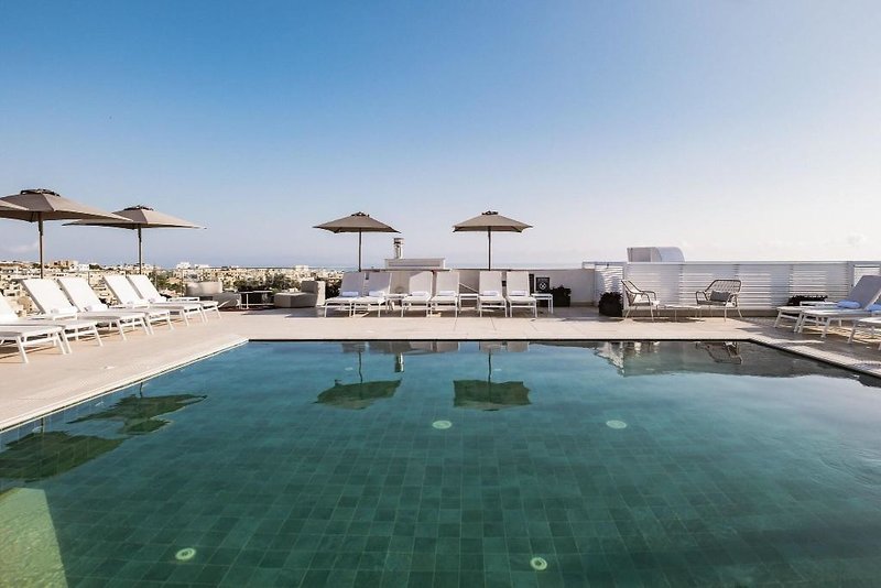 AC Hotel St. Julian's 2