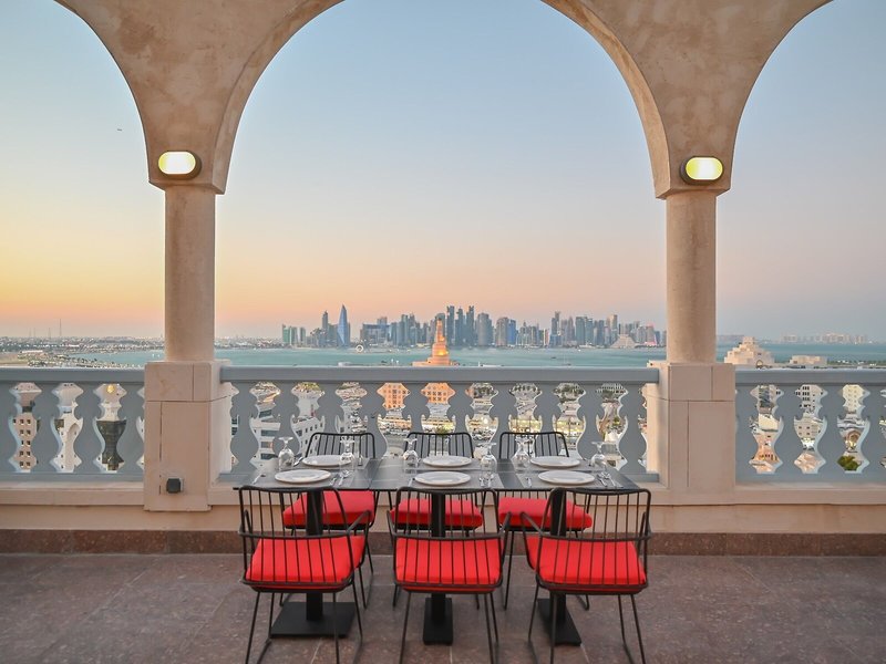 Central Inn Souq Waqif 6