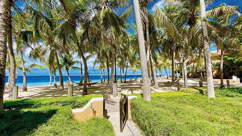 Harbour Village Beach Club 13