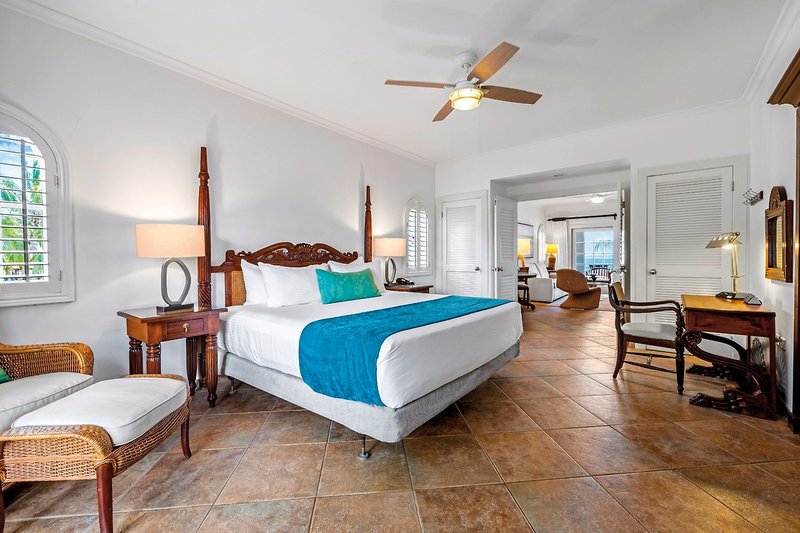 Harbour Village Beach Club 20