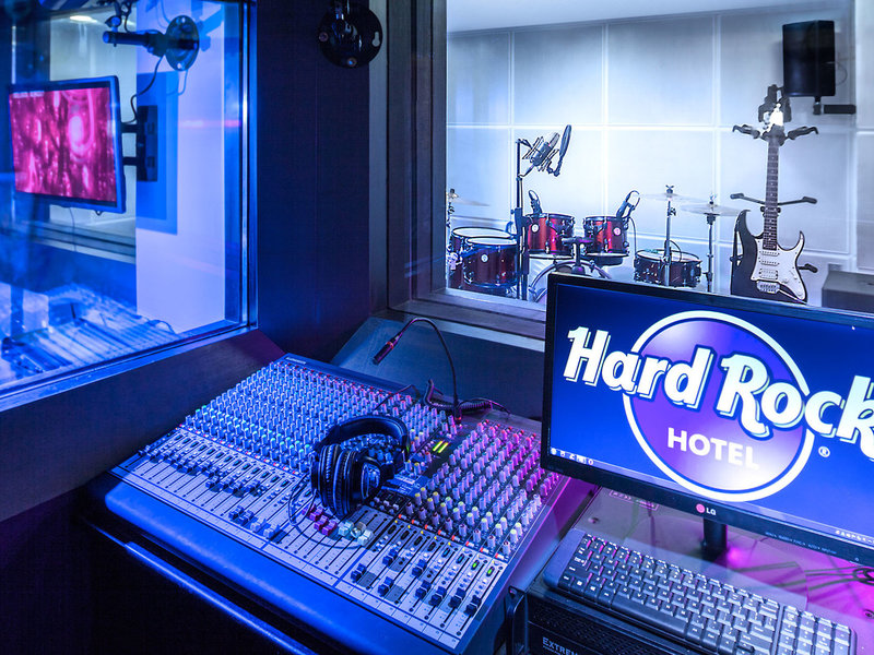 Hard Rock Hotel Bali 21