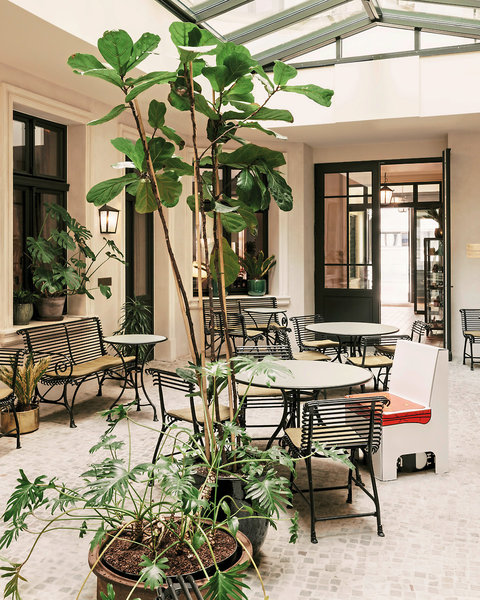 Boutique Hotel Château Royal 11