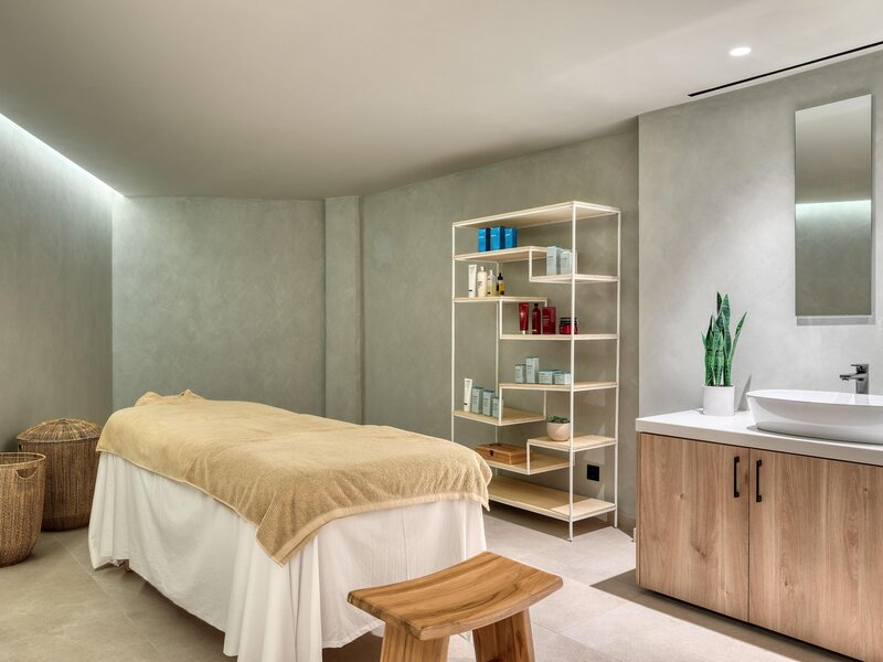 Domes Aulus Zante, Autograph Collection 39