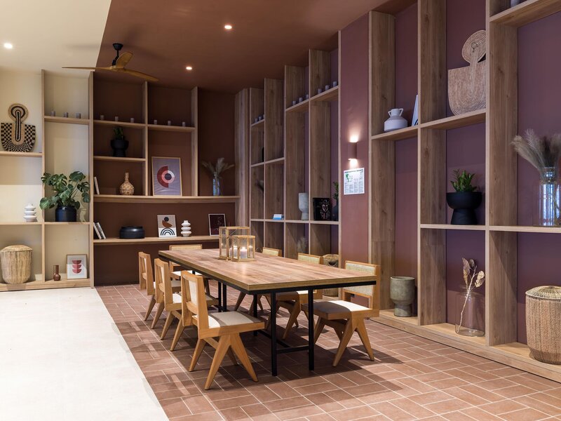 Domes Aulus Zante, Autograph Collection 42