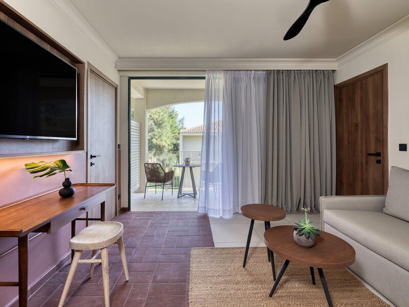 Domes Aulus Zante, Autograph Collection 52