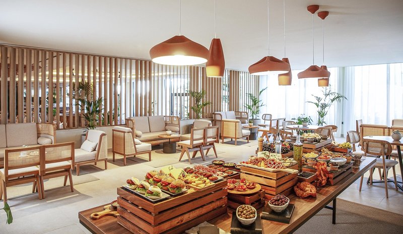 Domes Aulus Zante, Autograph Collection 16