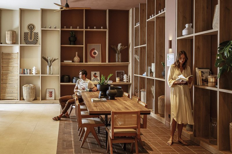 Domes Aulus Zante, Autograph Collection 18