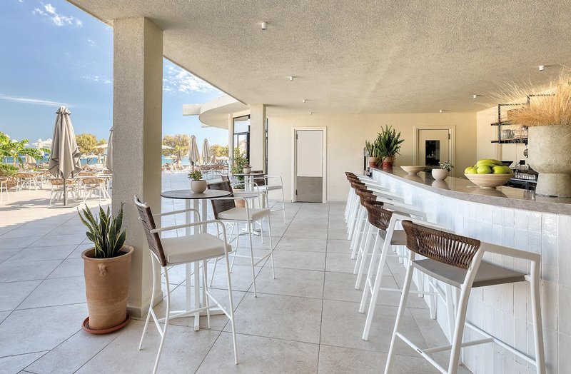 Domes Aulus Zante, Autograph Collection 22