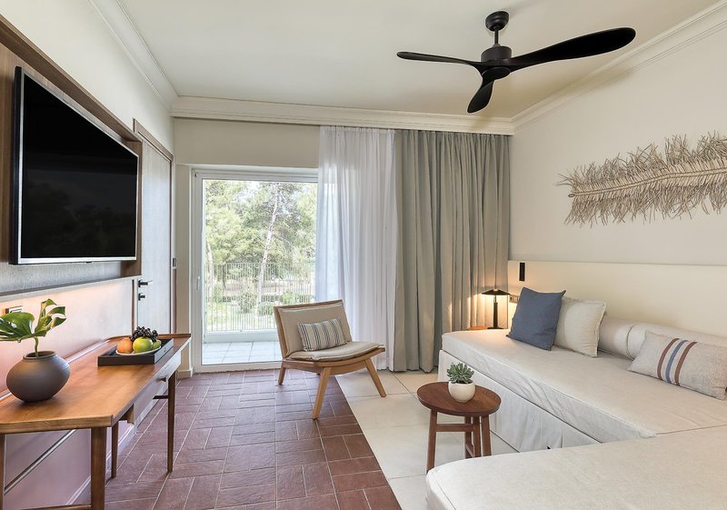 Domes Aulus Zante, Autograph Collection 34