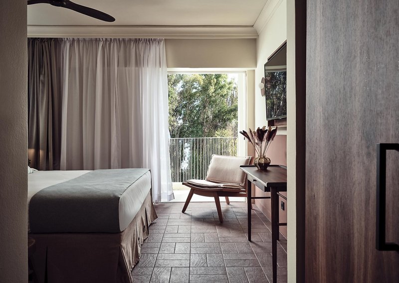 Domes Aulus Zante, Autograph Collection 38