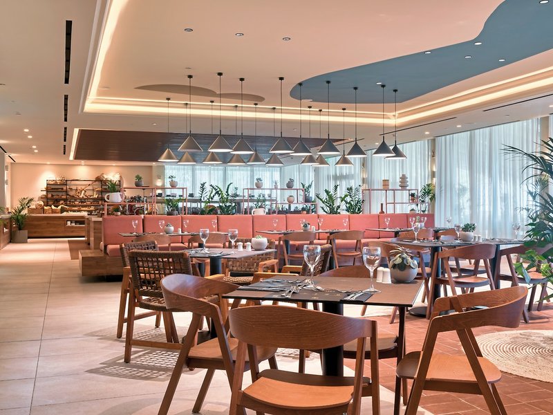 Domes Aulus Zante, Autograph Collection 12