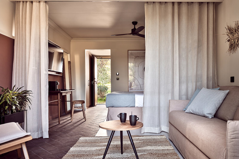 Domes Aulus Zante, Autograph Collection 9