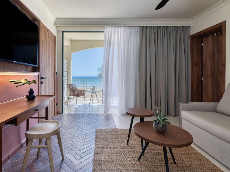 Domes Aulus Zante, Autograph Collection 52