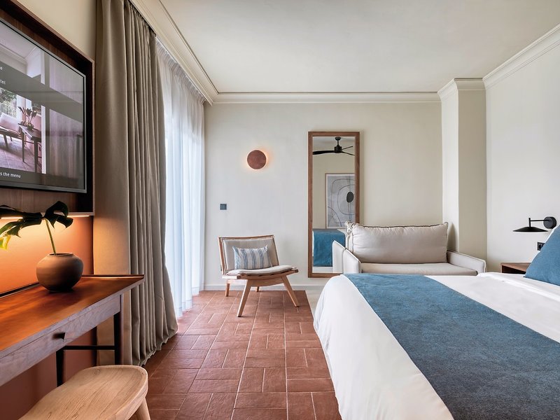 Domes Aulus Zante, Autograph Collection 29