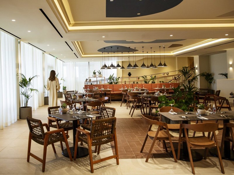 Domes Aulus Zante, Autograph Collection 8