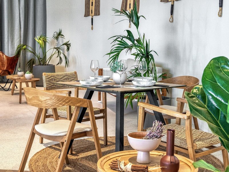 Domes Aulus Zante, Autograph Collection 12