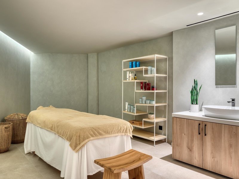 Domes Aulus Zante, Autograph Collection 24