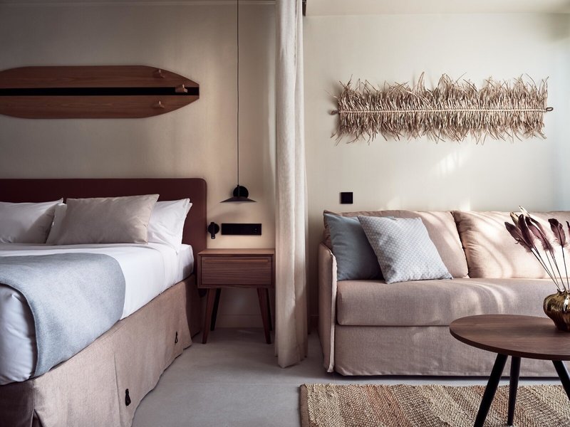 Domes Aulus Zante, Autograph Collection 28