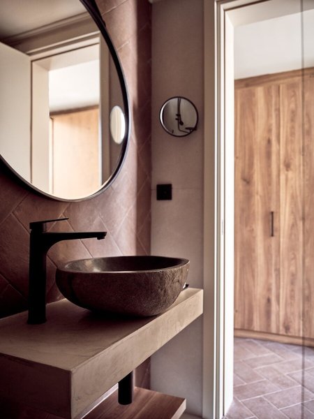 Domes Aulus Zante, Autograph Collection 34