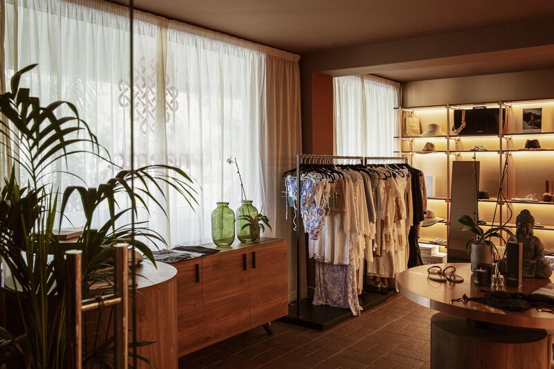 Domes Aulus Zante, Autograph Collection 29