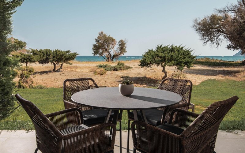 Domes Aulus Zante, Autograph Collection 33