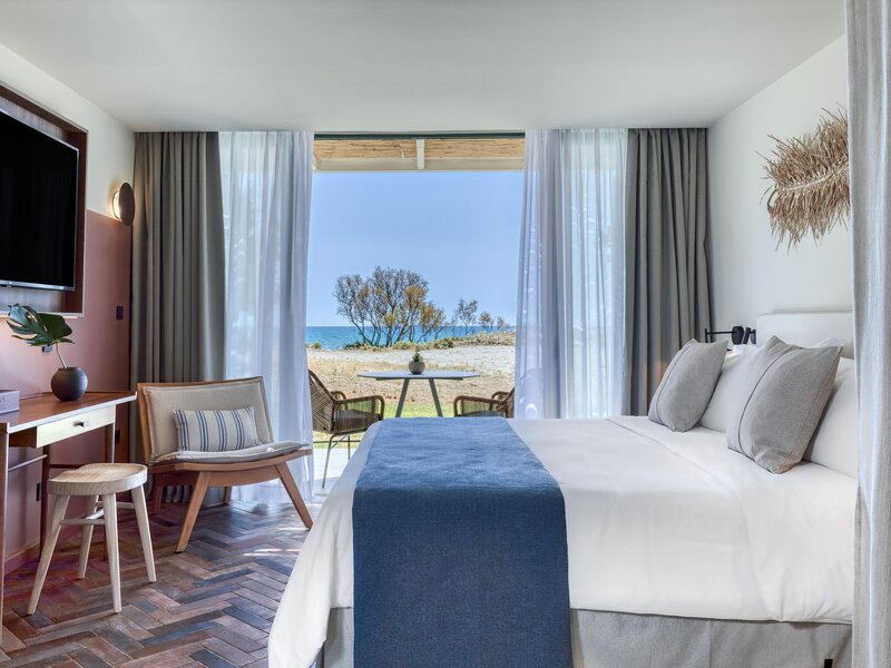 Domes Aulus Zante, Autograph Collection 36