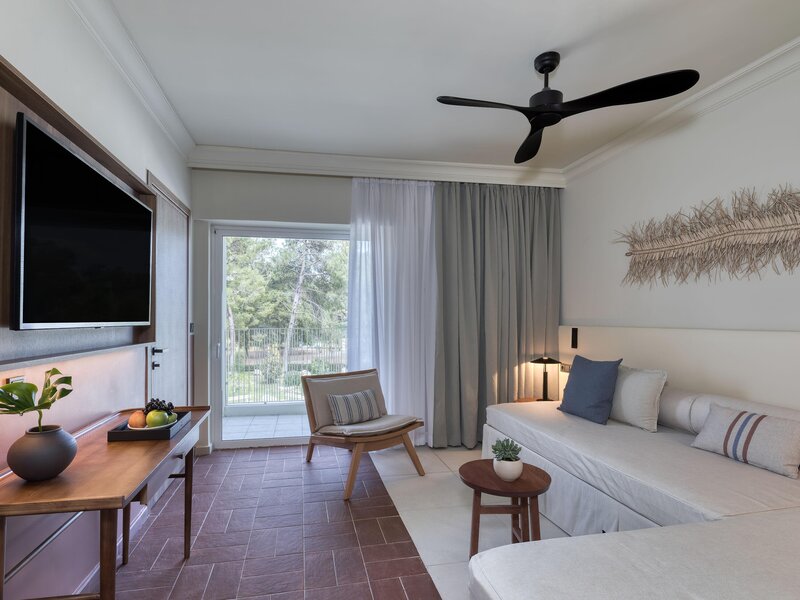 Domes Aulus Zante, Autograph Collection 42