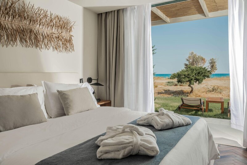 Domes Aulus Zante, Autograph Collection 47