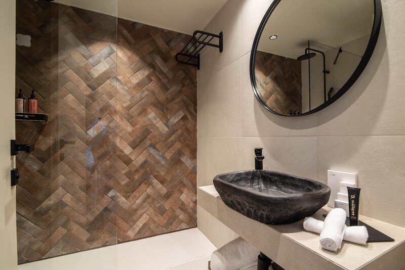 Domes Aulus Zante, Autograph Collection 67