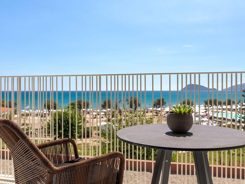 Domes Aulus Zante, Autograph Collection 38