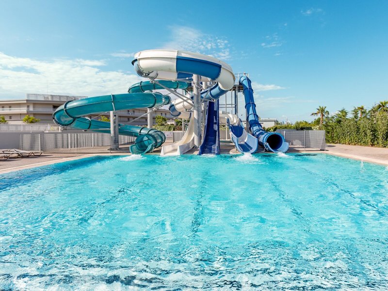 Blue Lagoon Queen 7