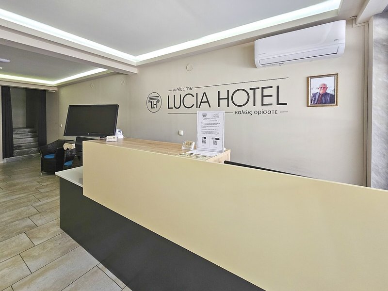 Lucia Hotel Paralia 12