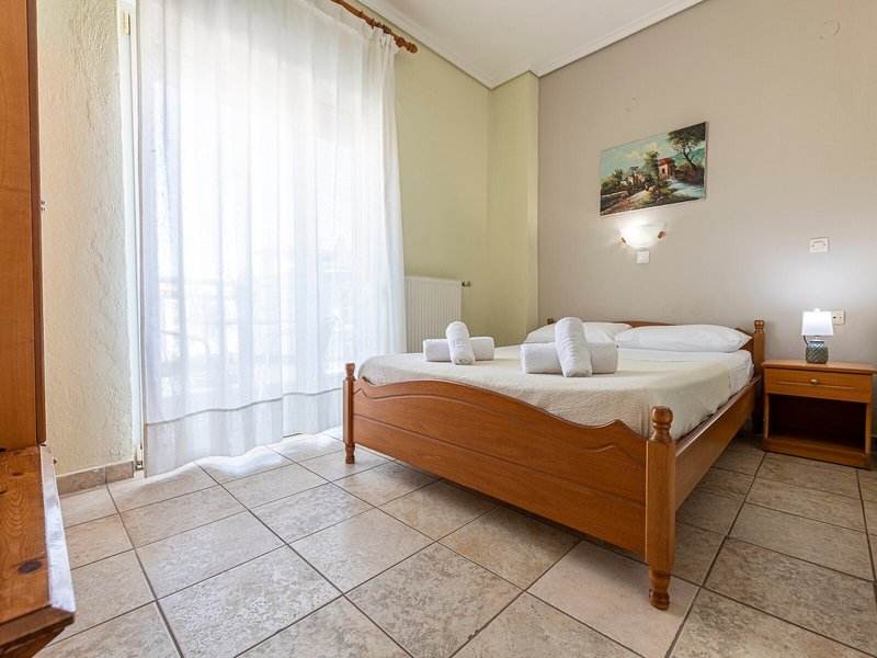 Lucia Hotel Paralia 18