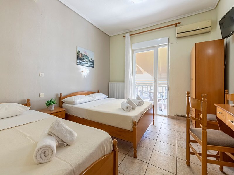 Lucia Hotel Paralia 19