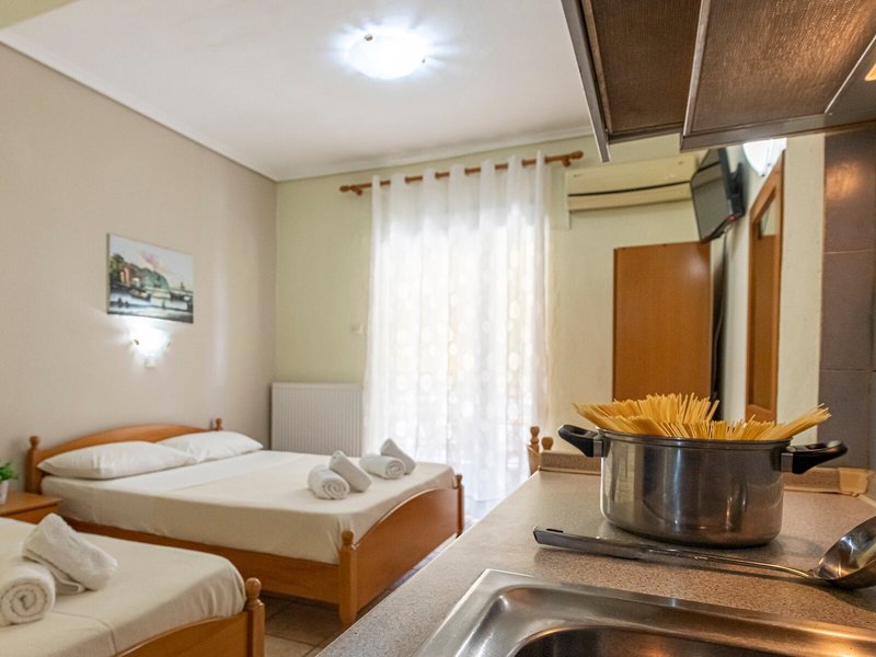 Lucia Hotel Paralia 39