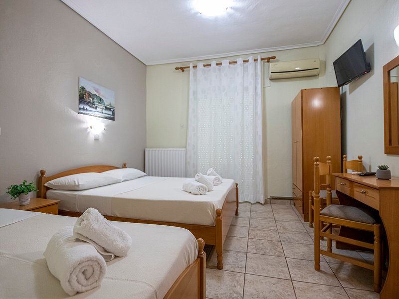 Lucia Hotel Paralia 41