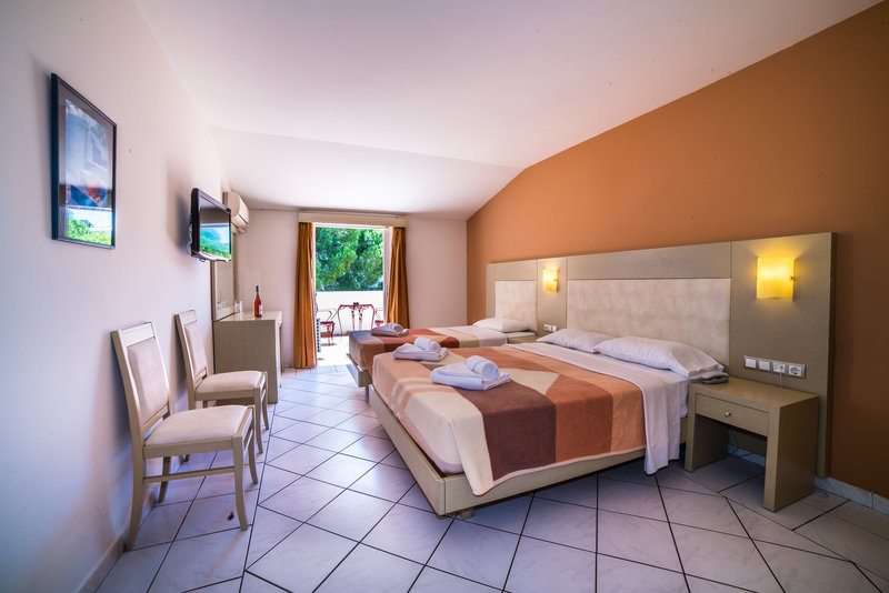 Porto Koukla Beach 11