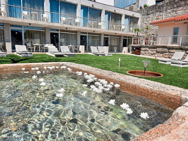 Oca Flores & Vitoria Village 2