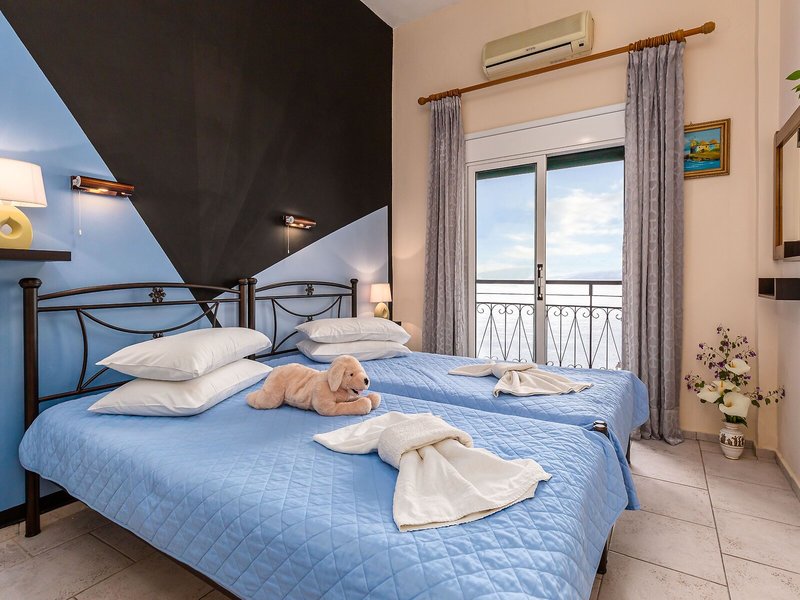 Riviera Seaside Hotel by Estia 12