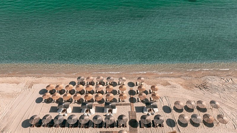 Acron Seaside Suites 4