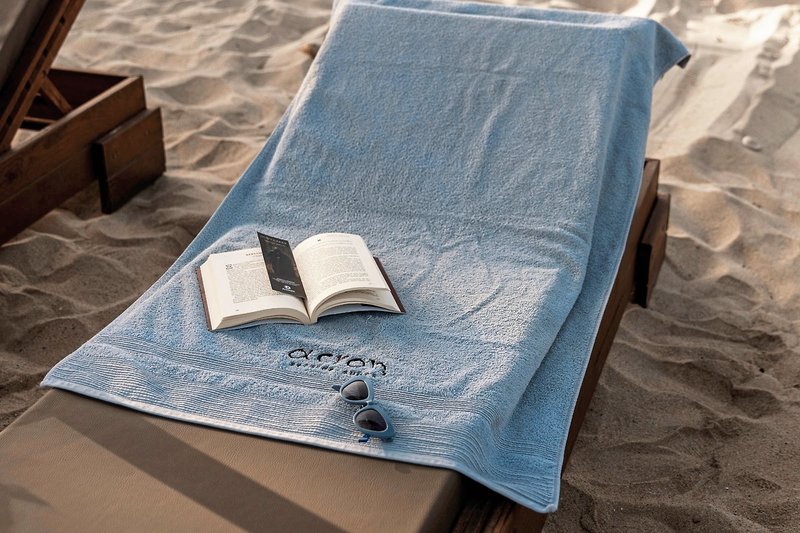 Acron Seaside Suites 6