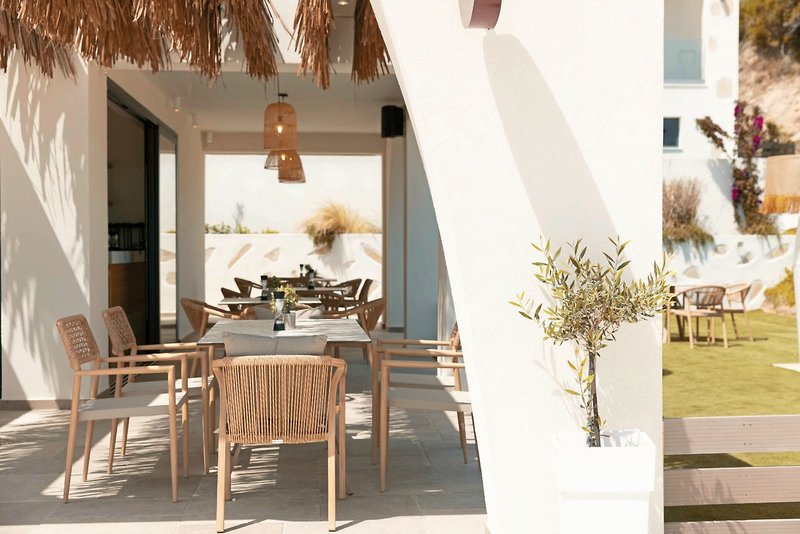 Acron Seaside Suites 11