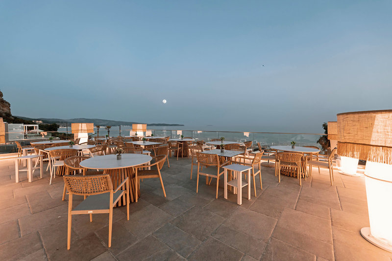 Acron Seaside Suites 12