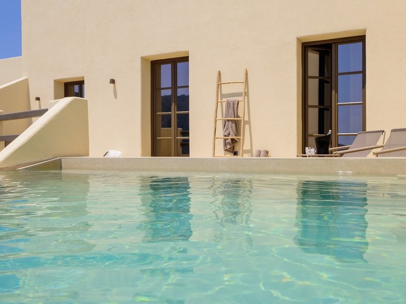 Elessa Hotel 24
