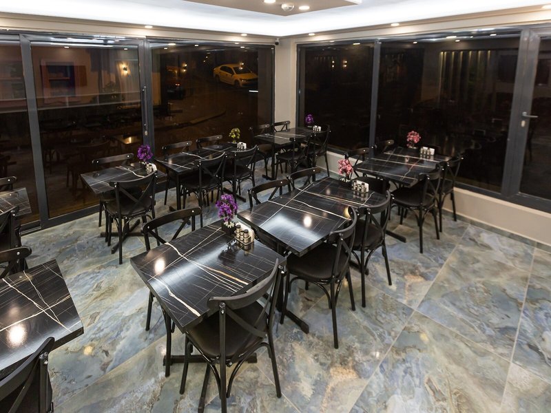 Ria Suites Hotel 5