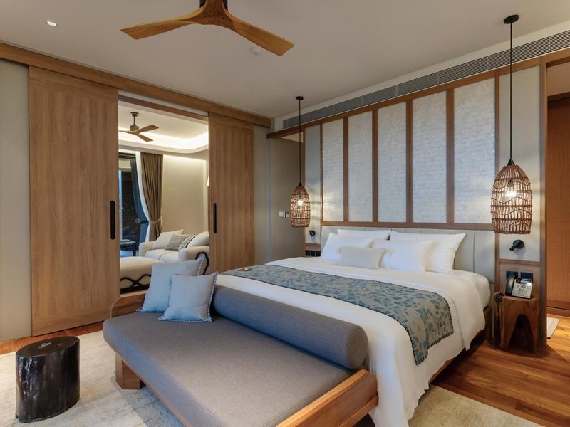 Varana Hotel 4