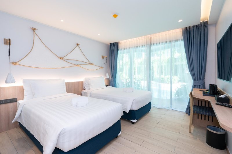 Panwaburi Beachfront Resort 5
